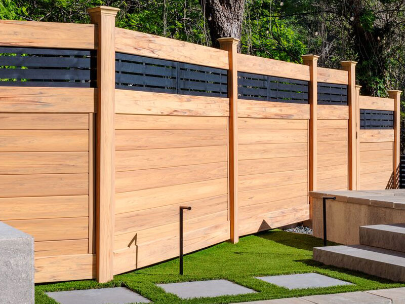 Installed-Vinyl-Fence_600x800